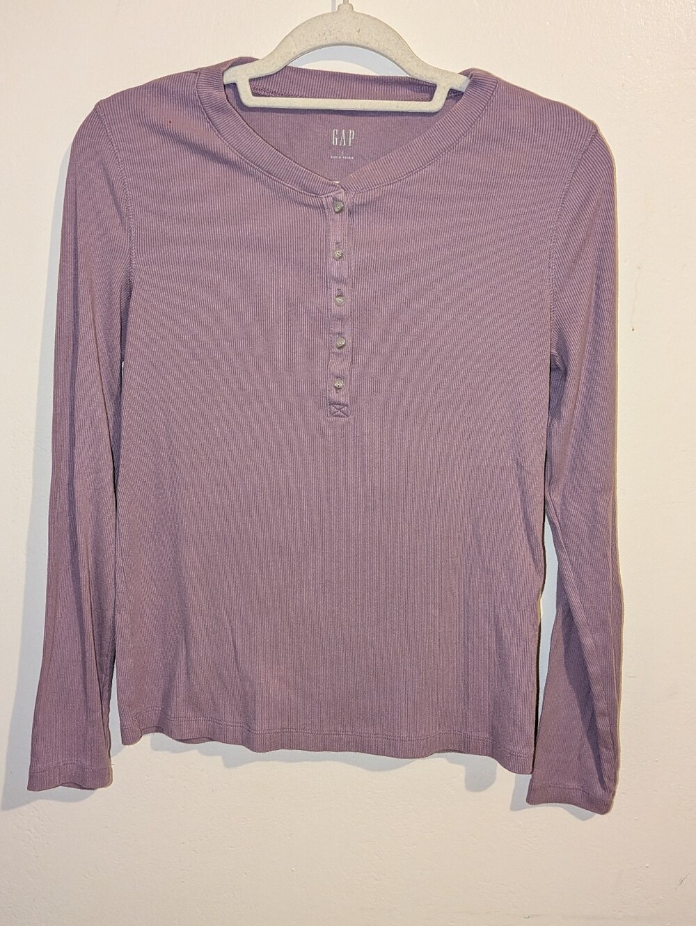 GAP Lavender Ribbed Long-Sleeve Henley Top Size S
